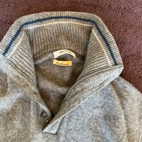 Revor Classic Cashmere Sweater - Picture 2 of 8